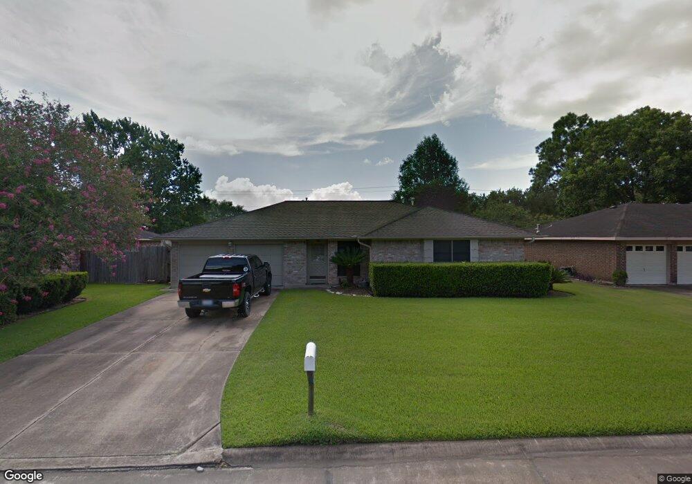 605 Heather Ln, Friendswood, TX 77546 - photo 1