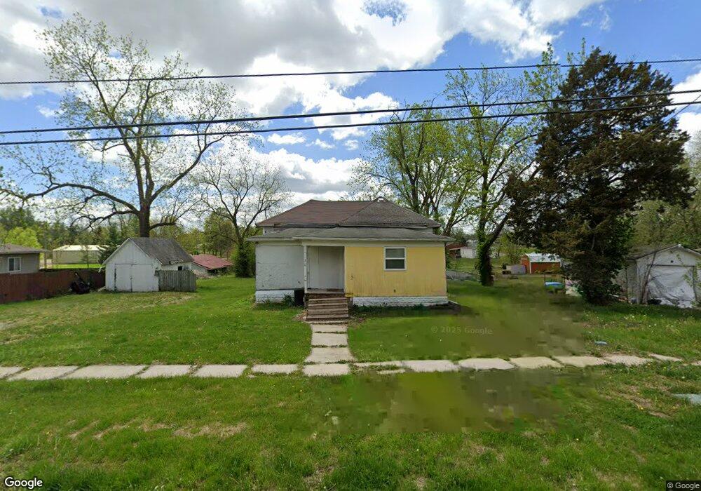 210 E Stone St, Sturgeon, MO 65284 - photo 1