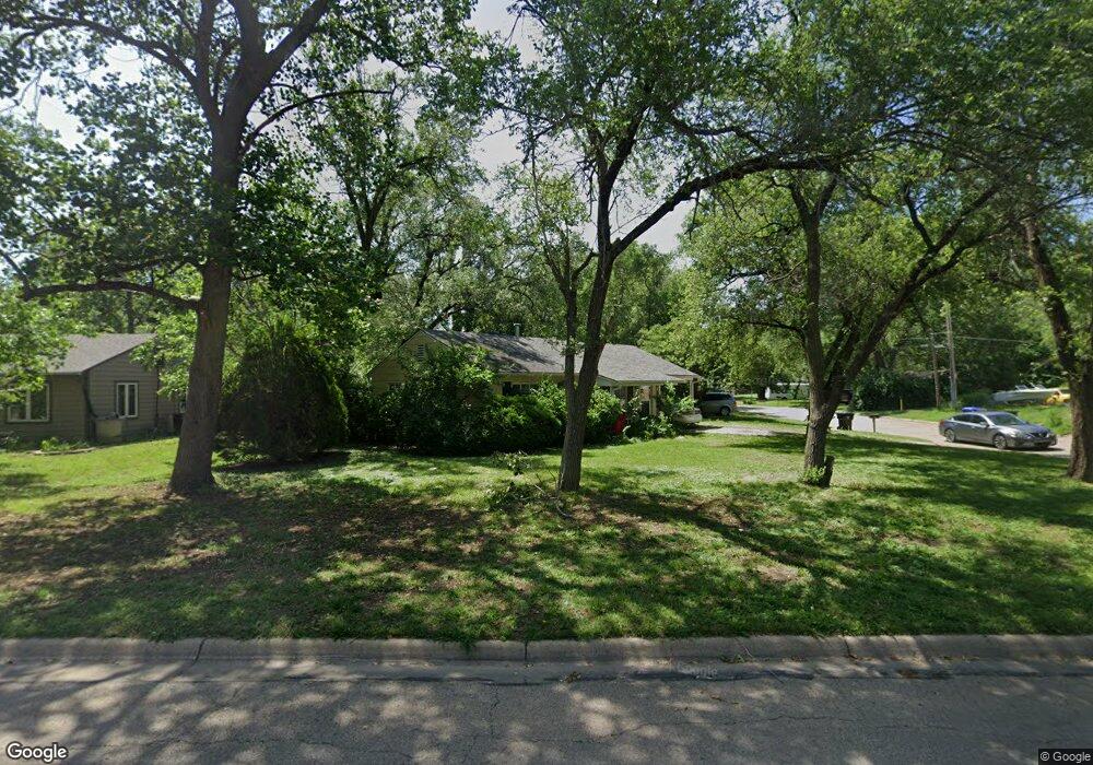 3527 SW Westview Ave, Topeka, KS 66611 - photo 1
