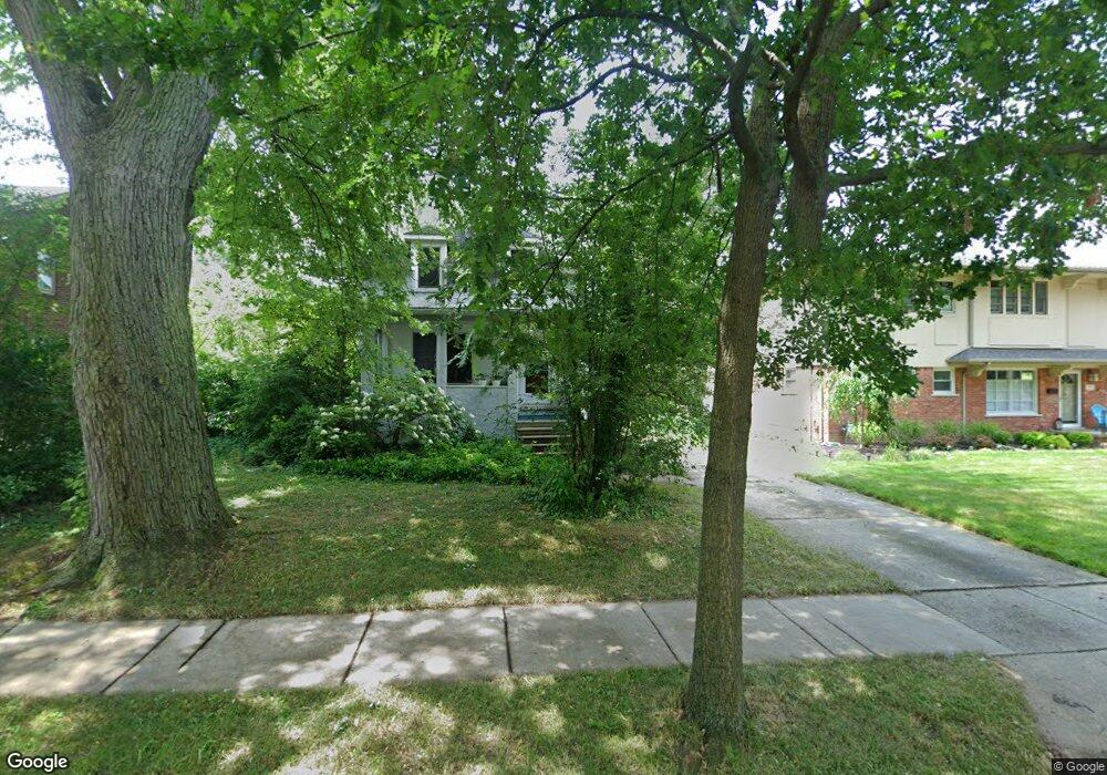 261 Ridgemont Rd, Grosse Pointe Farms, MI 48236 - photo 1