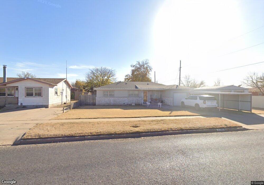2203 W 16th St, Plainview, TX 79072 - photo 1