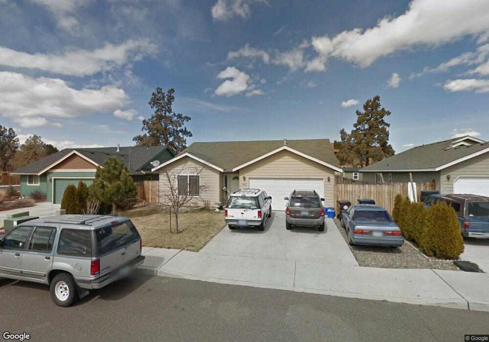 3035 SW Peridot Ave, Redmond, OR 97756 - photo 1