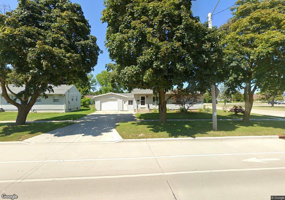 3402 Custer St, Manitowoc, WI 54220 - photo 1