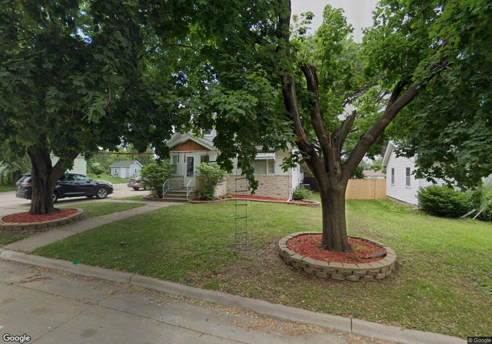 1425 W 7th St, Cedar Falls, IA 50613 - photo 1