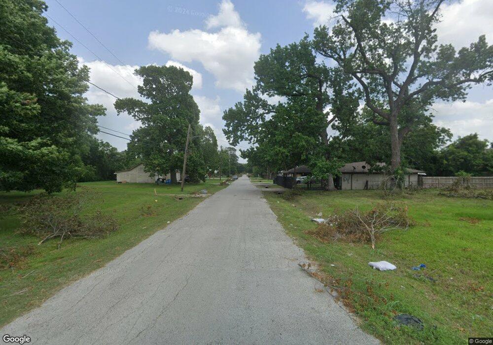 297 Betral St, Houston, TX 77022 - photo 1