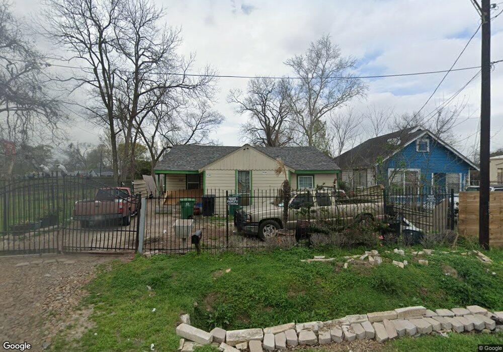 1060 Granville Dr, Houston, TX 77091 - photo 1