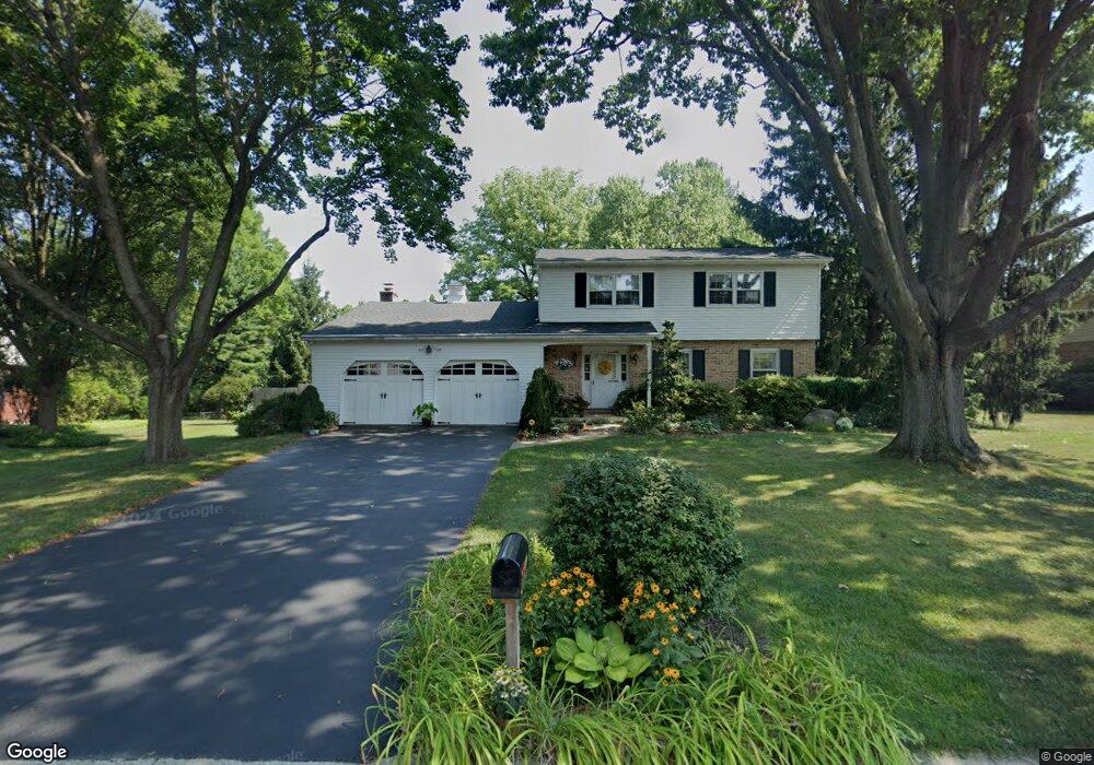 831 Laurel Dr, Bethlehem, PA 18017 - photo 1