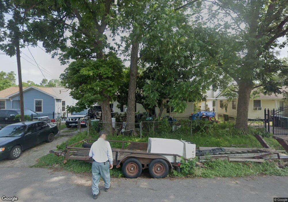 821 E Rogers St, Houston, TX 77022 - photo 1