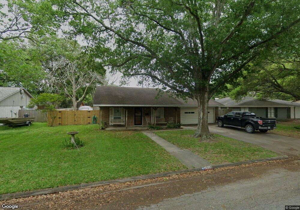 2802 Encino Ave, Bay City, TX 77414 - photo 1