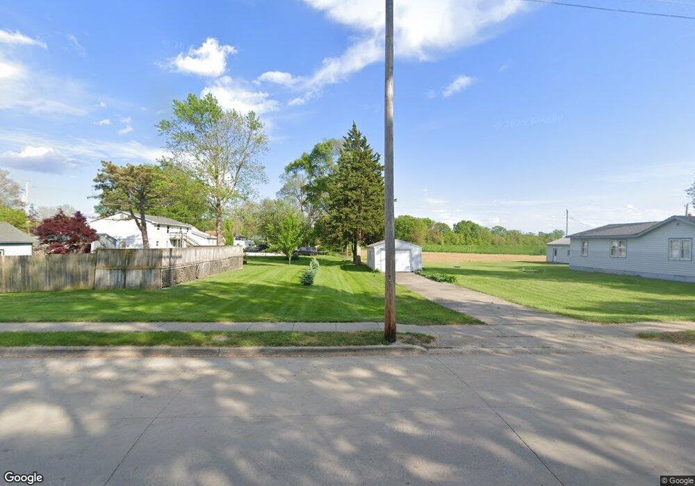 818 S Kickapoo St, Lincoln, IL 62656 - photo 1