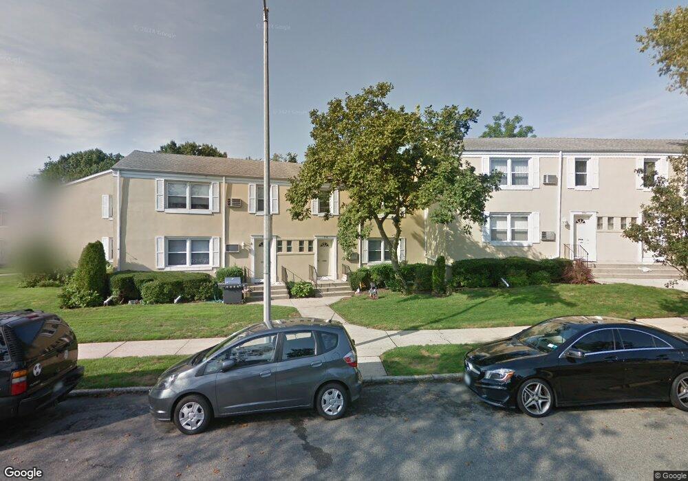 7152 252nd St unit 10B, Bellerose, NY 11426 - photo 1