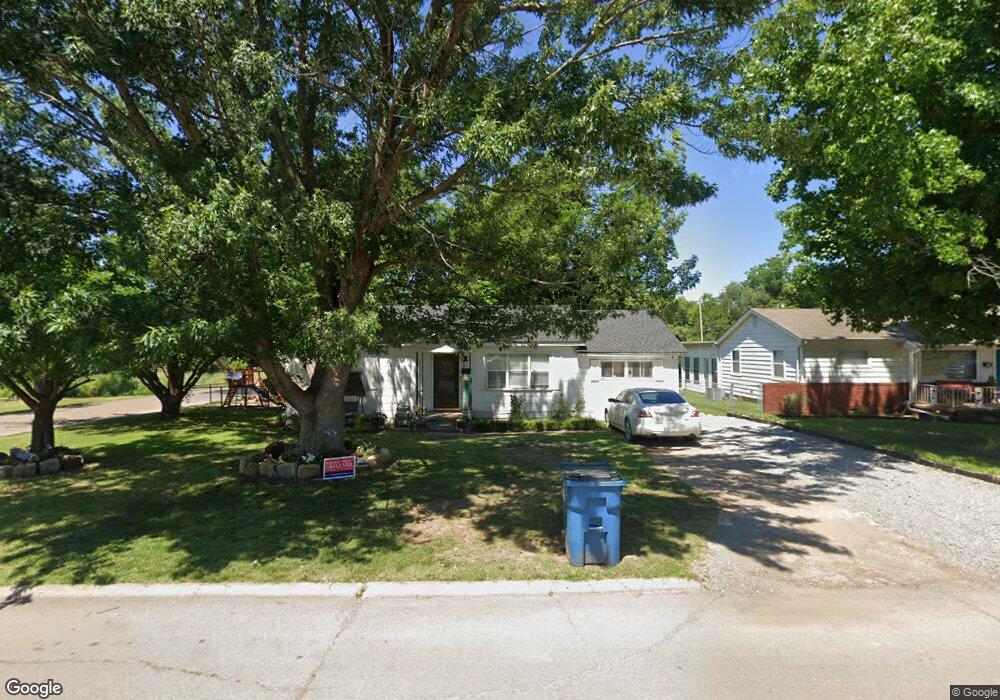 515 S Wilson Ave, Cushing, OK 74023 - photo 1