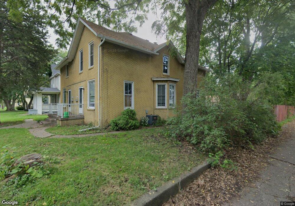 913 W 14th St unit 915, Davenport, IA 52804 - photo 1