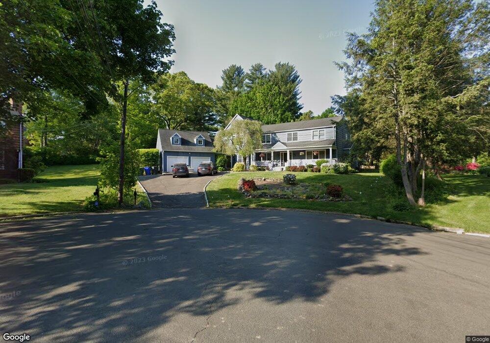 445 Primrose Ln, Fairfield, CT 06825 - photo 1