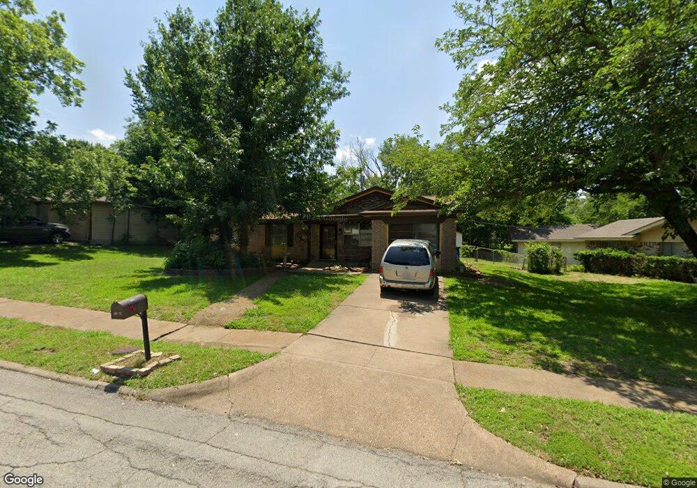 2615 Woodlawn Dr, Ennis, TX 75119 - photo 1