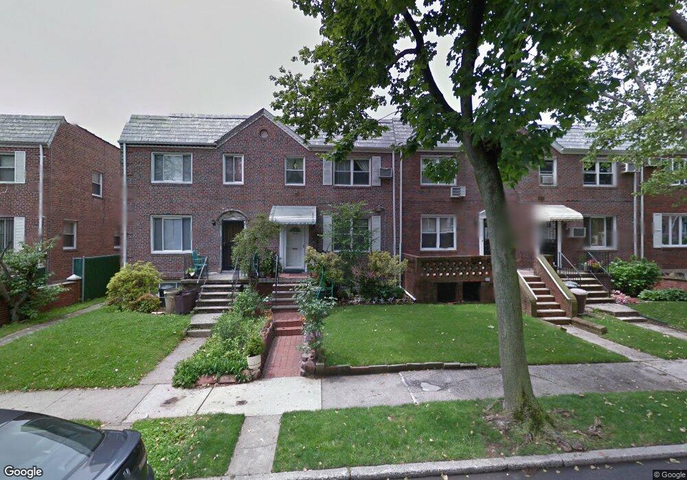 7336 173rd St, Fresh Meadows, NY 11366 - photo 1