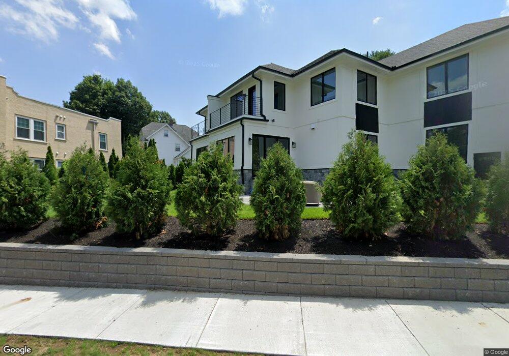 176 Warren St unit 1, Newton, MA 02459 - photo 1