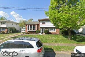 304 Manor Ct, Riverton, NJ 08077