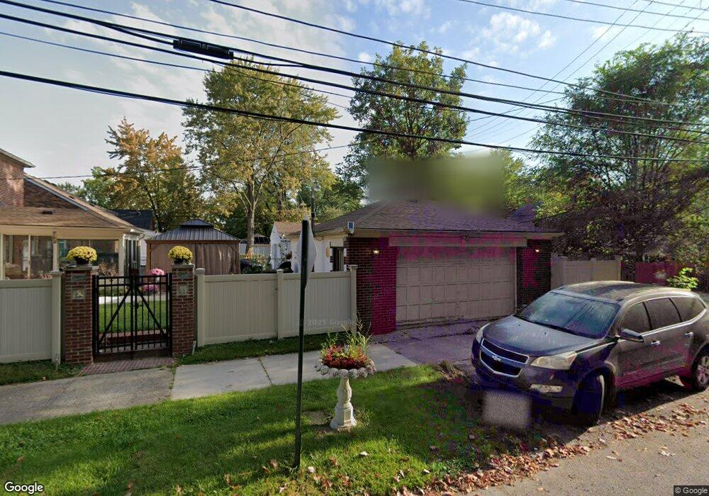 18904 Berden St, Grosse Pointe, MI 48236 - photo 1