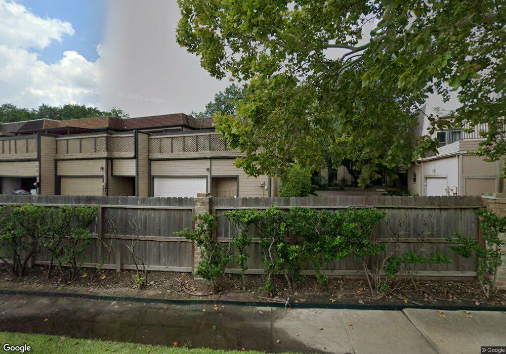 19 Bayou Pointe Dr, Houston, TX 77063 - photo 1