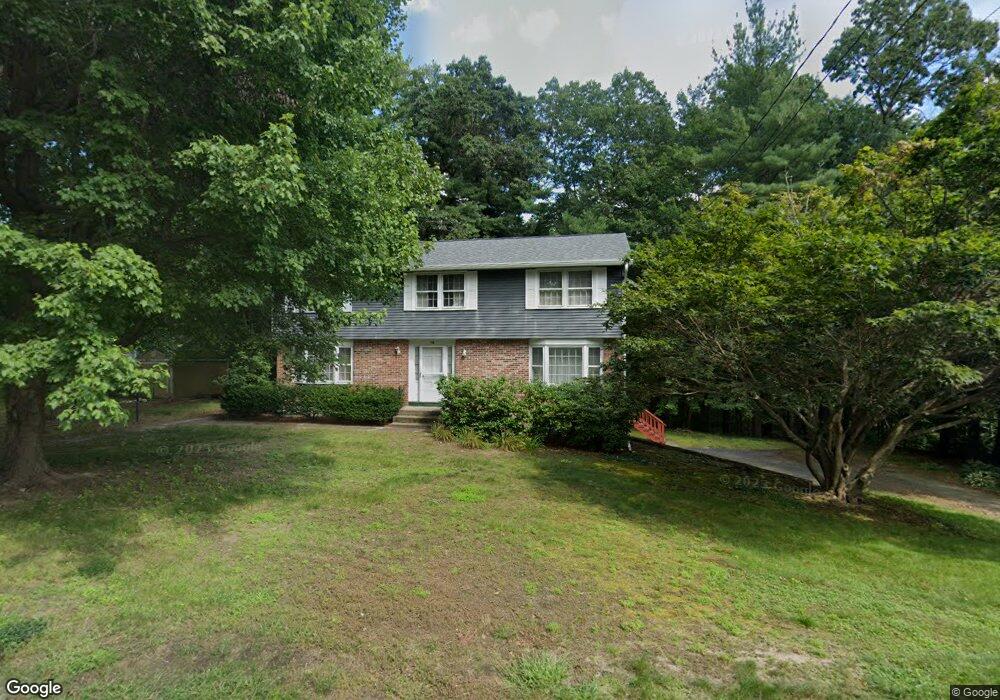 18 Chaucer Rd, Nashua, NH 03062 - photo 1