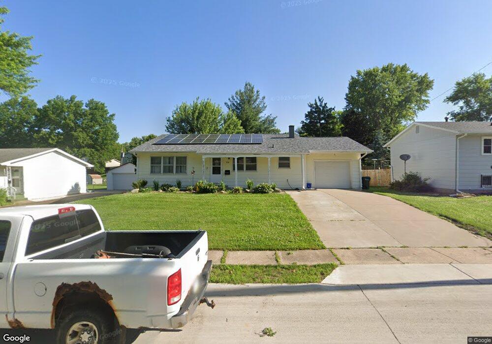 2518 W 43rd St, Davenport, IA 52806 - photo 1