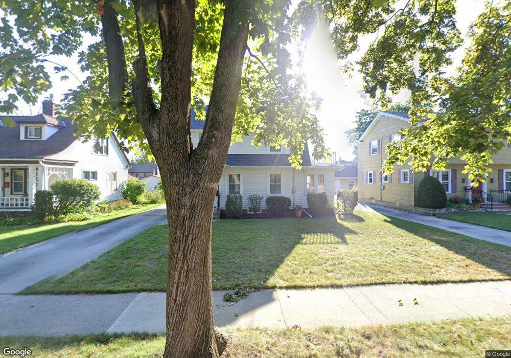 1019 N 17th St, Manitowoc, WI 54220 - photo 1