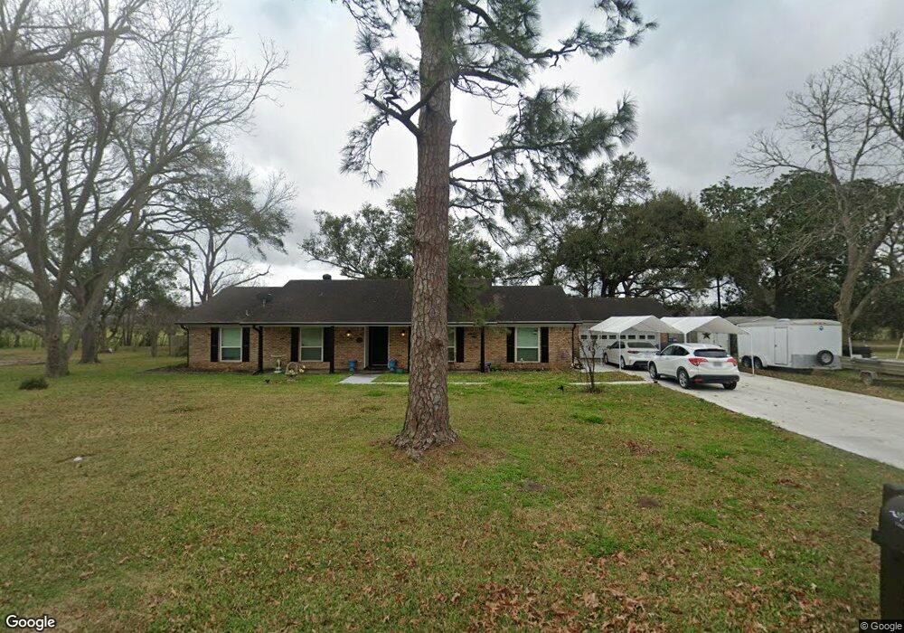 1202 Pine St, Alvin, TX 77511 - photo 1