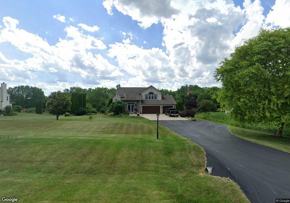 W262N5555 Boden Ln, Sussex, WI 53089 - photo 1