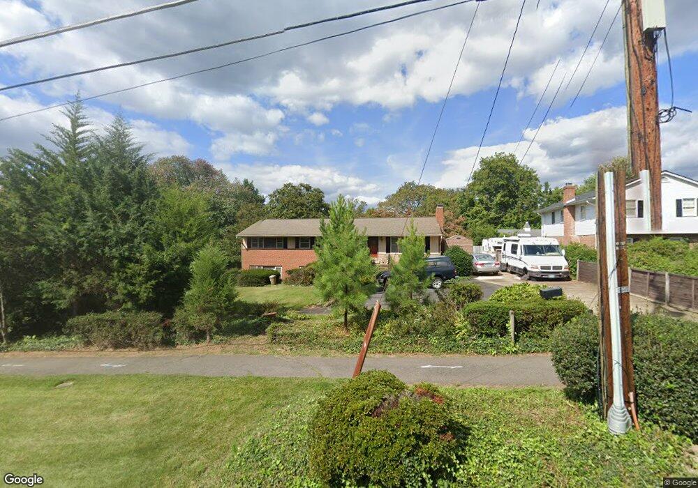 6714 Haycock Rd, Falls Church, VA 22043 - photo 1