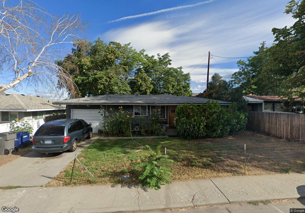 223 6th St NE, East Wenatchee, WA 98802 - photo 1