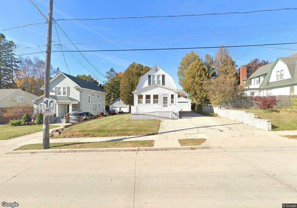 1124 N 11th St, Manitowoc, WI 54220 - photo 1