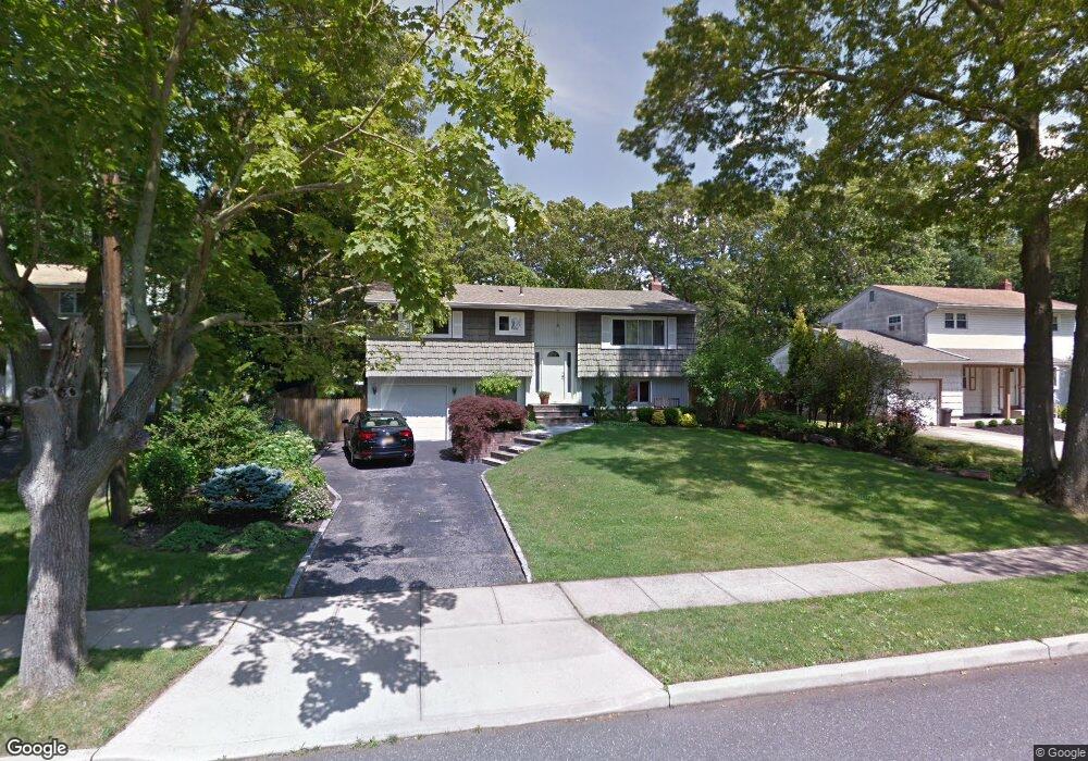 3 Wenmore Ct, ComMacK, NY 11725 - photo 1