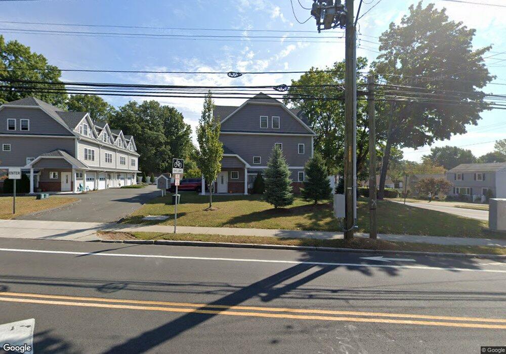 784 Quaker Ln S unit E, West Hartford, CT 06110 - photo 1