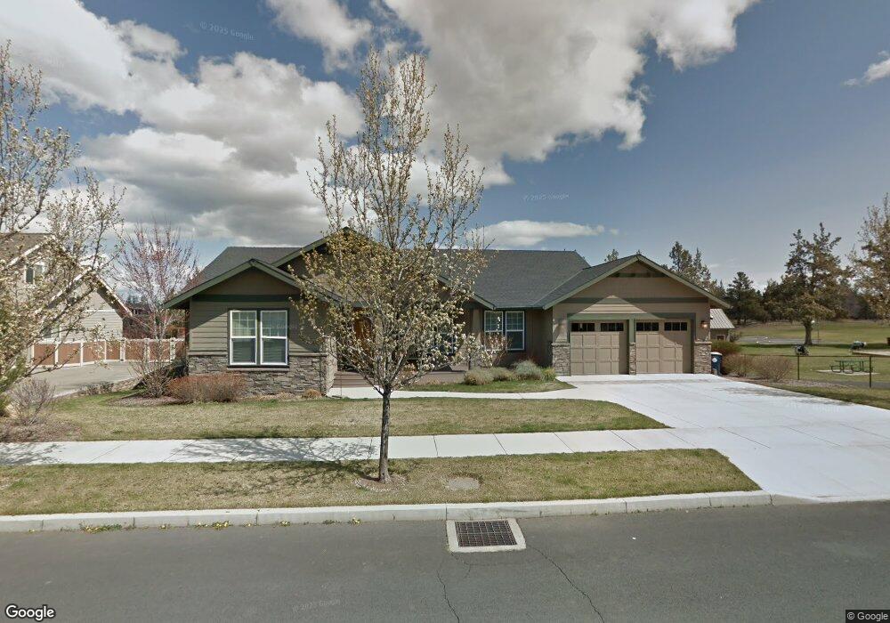 1040 NW Rimrock Dr, Redmond, OR 97756 - photo 1