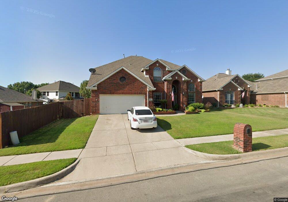 916 Stoneway Dr, Denton, TX 76210 - photo 1