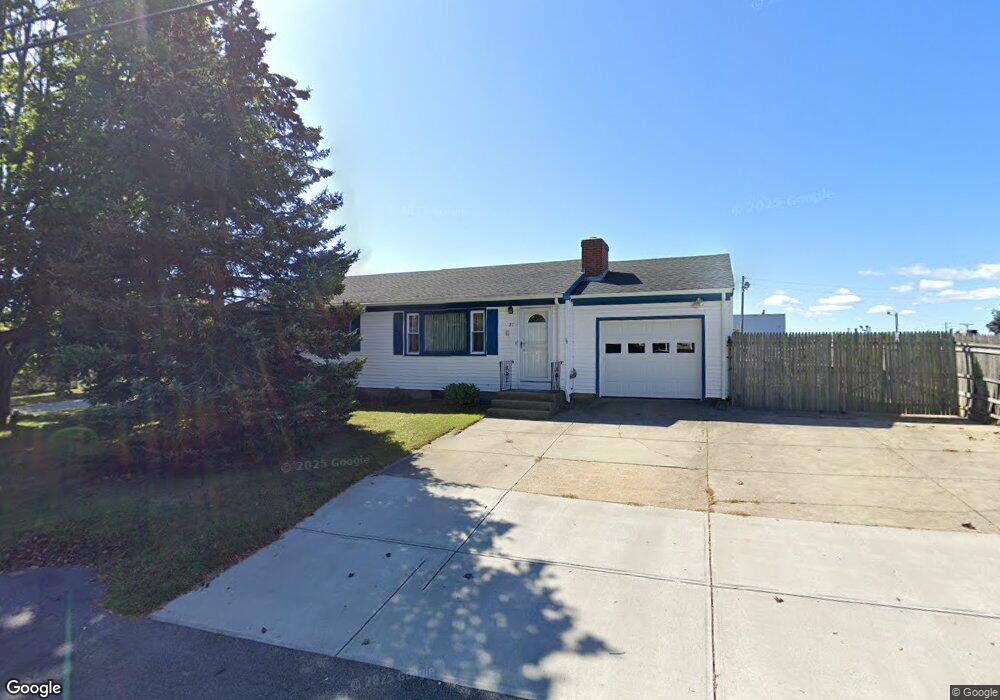 27 Forest Ave, Middletown, RI 02842 - photo 1