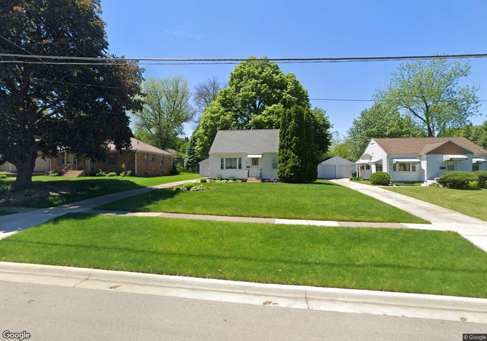 1946 W 6th St, Waterloo, IA 50702 - photo 1