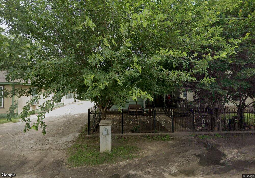 610 Sabine Ave, Cleburne, TX 76031 - photo 1