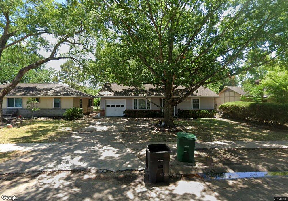10817 Stover St, Houston, TX 77075 - photo 1