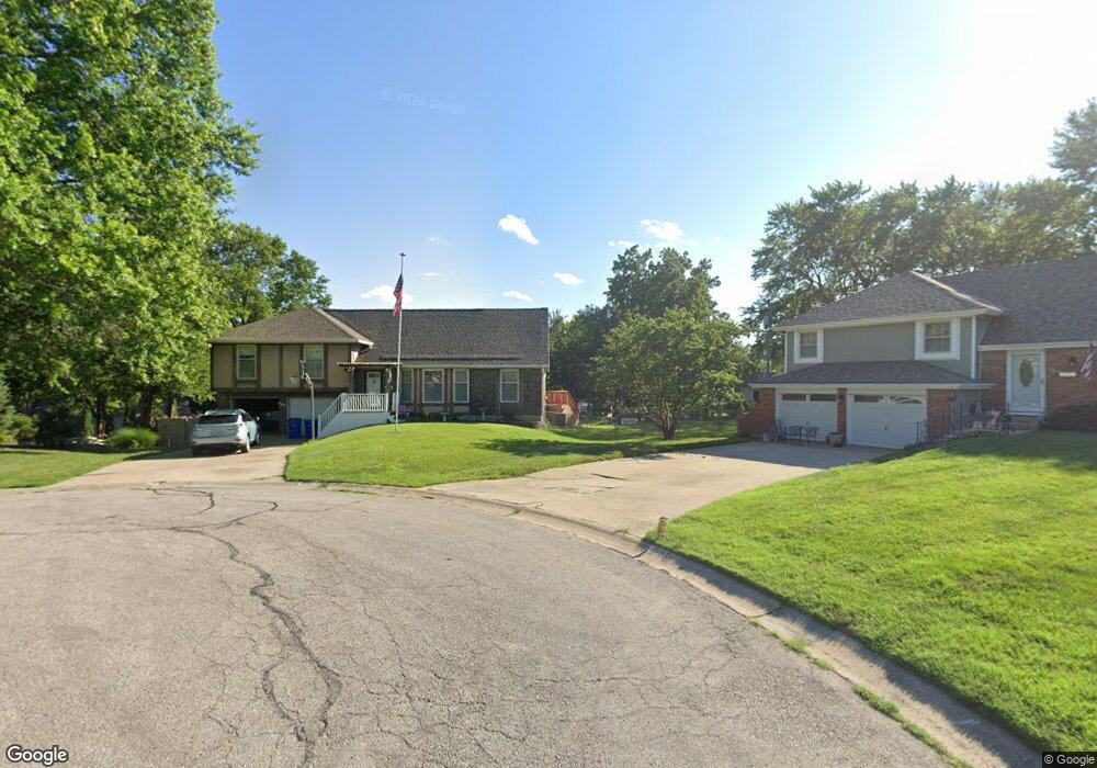 5725 Earnshaw St, Shawnee, KS 66216 - photo 1