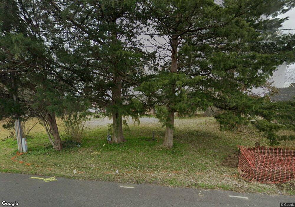 810 20 Arpent Rd, New Iberia, LA 70560 - photo 1