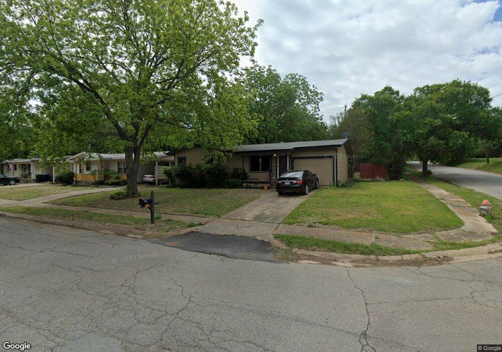 1828 Ridgewood Rd, Denison, TX 75020 - photo 1