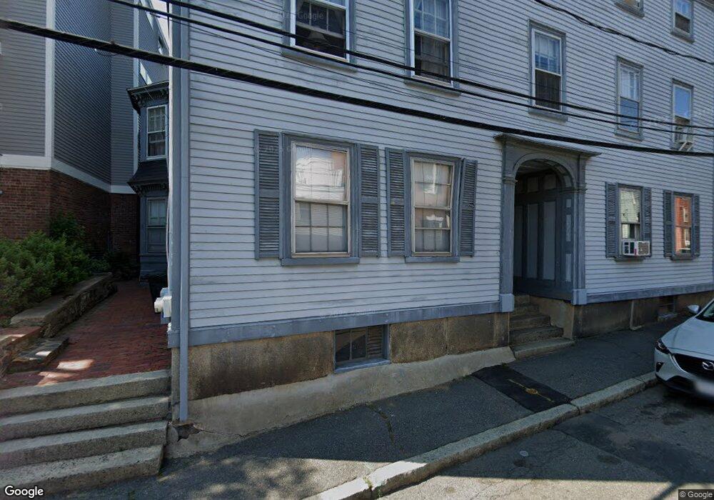 217 Washington St unit 4, Marblehead, MA 01945 - photo 1