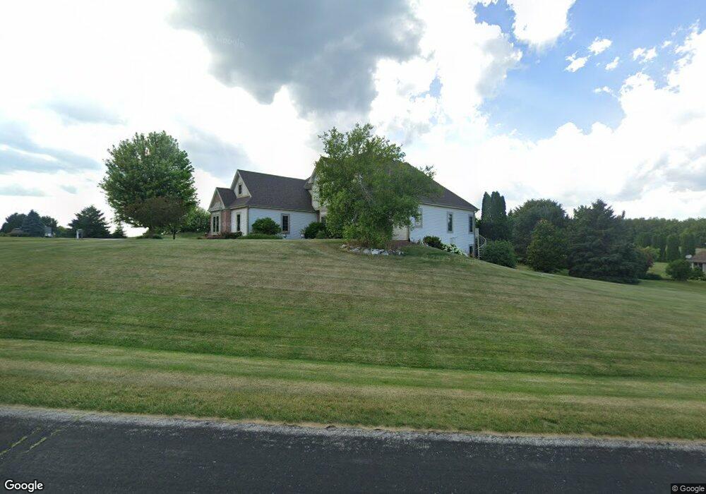 N53W26804 Arrowhead Dr, Pewaukee, WI 53072 - photo 1