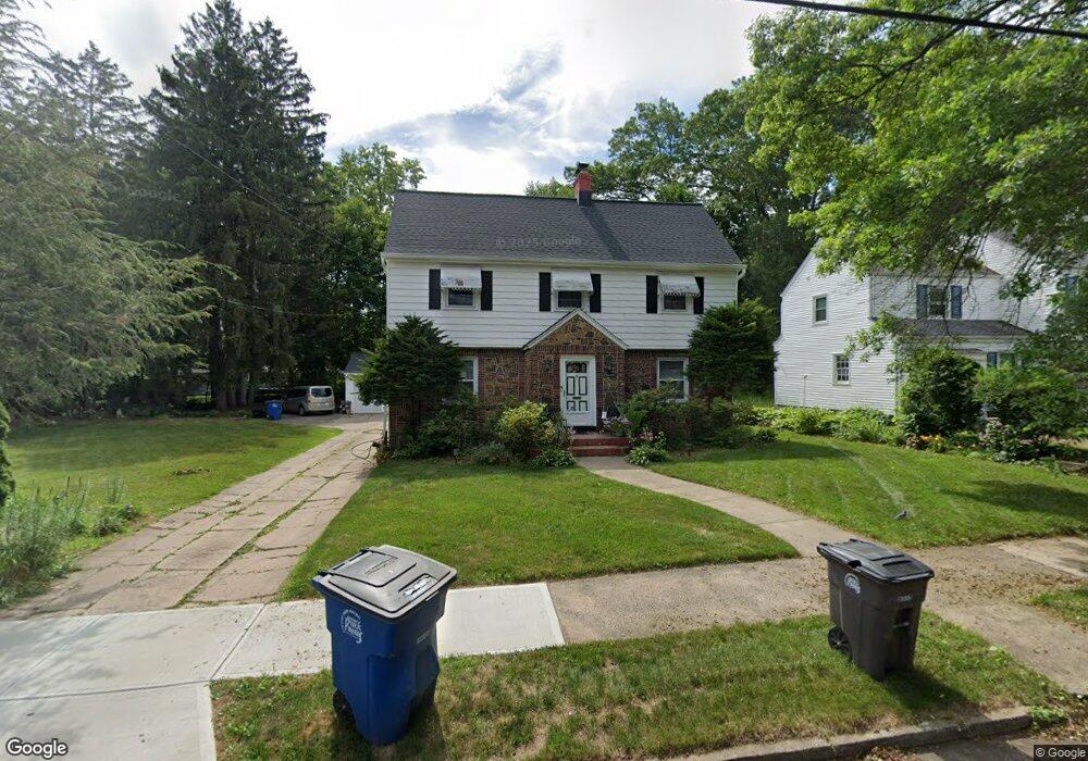 215 Stimson Rd, New Haven, CT 06511 - photo 1