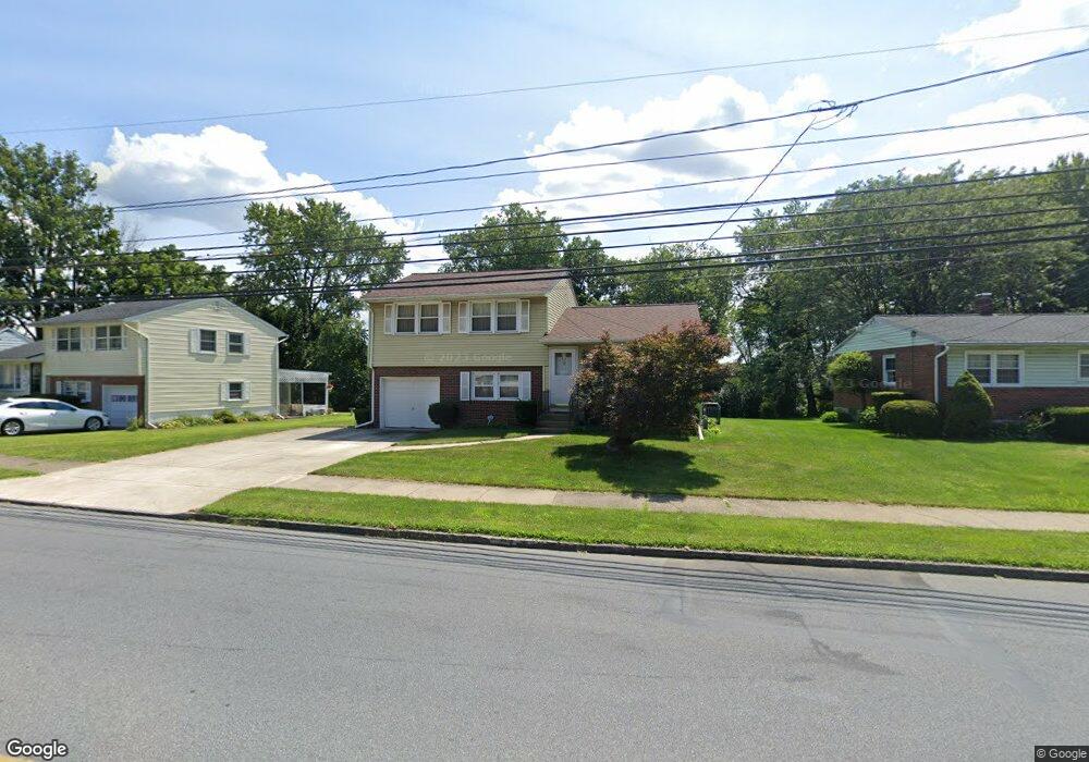 826 Fairmont Ave, Whitehall, PA 18052 - photo 1