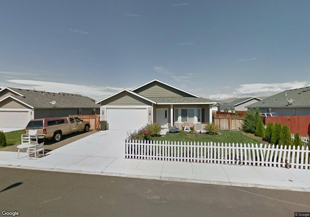 805 Millenium Ave, Moxee, WA 98936 - photo 1