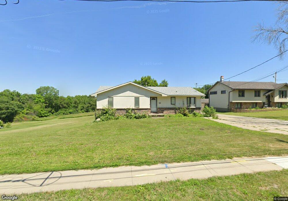 1746 E Park Ave, Des Moines, IA 50320 - photo 1