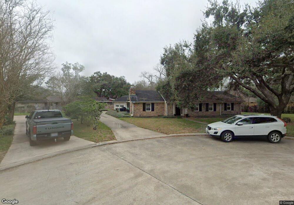 2 Palm Cir, Alvin, TX 77511 - photo 1